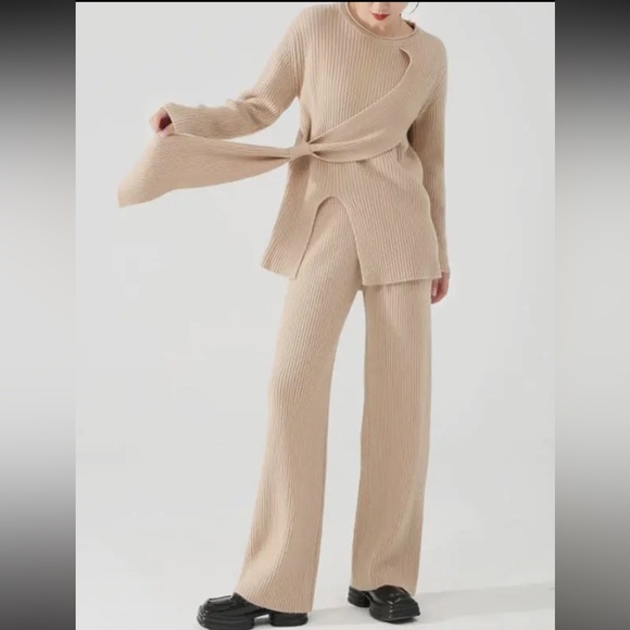 21 Knit Loose Fit knit Pants and Tunic Chic Set - Picture 3 of 4